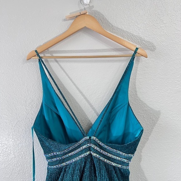 NEW MAC DUGGAL GREEN PLEATED GOWN Size 8 - Picture 6 of 12